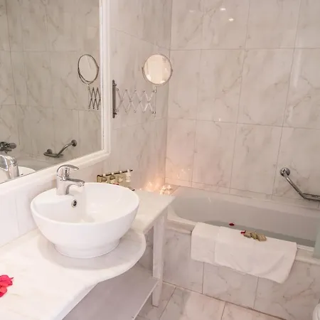 Belvedere Gerakas Luxury Hotel 4*