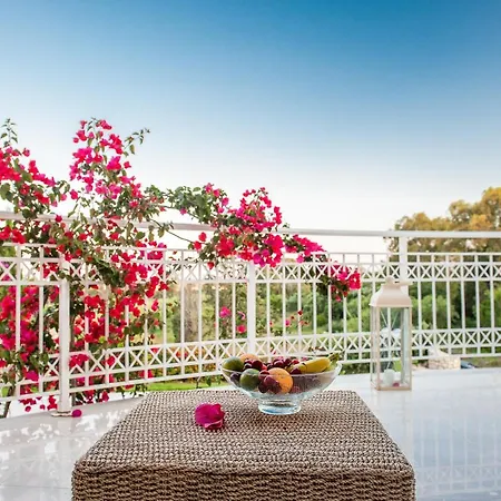 Belvedere Gerakas Luxury Hotel Vasilikí